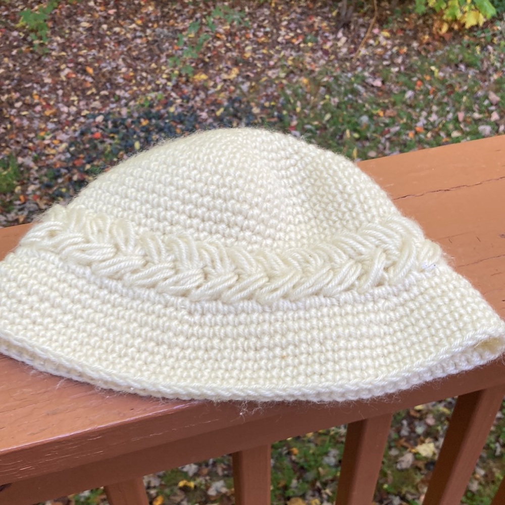 Betmar cream knit hat